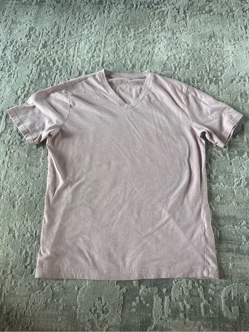 Banana republic Women’s Soft Light Mauve V-Neck Tee size S